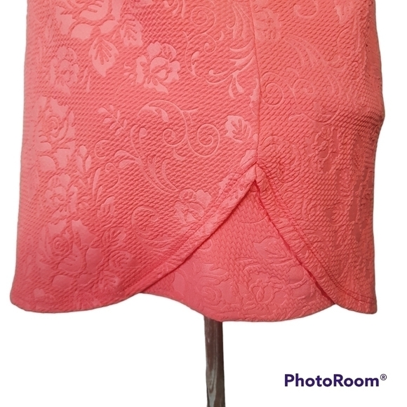 Mandy Evans Coral Rose Embossed Short Sleeved Top - Picture 7 of 10